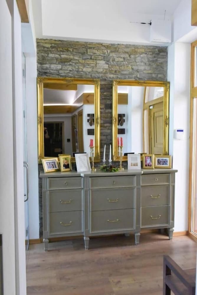 Фото Luxurious Chalet near Pirin Golf Resort