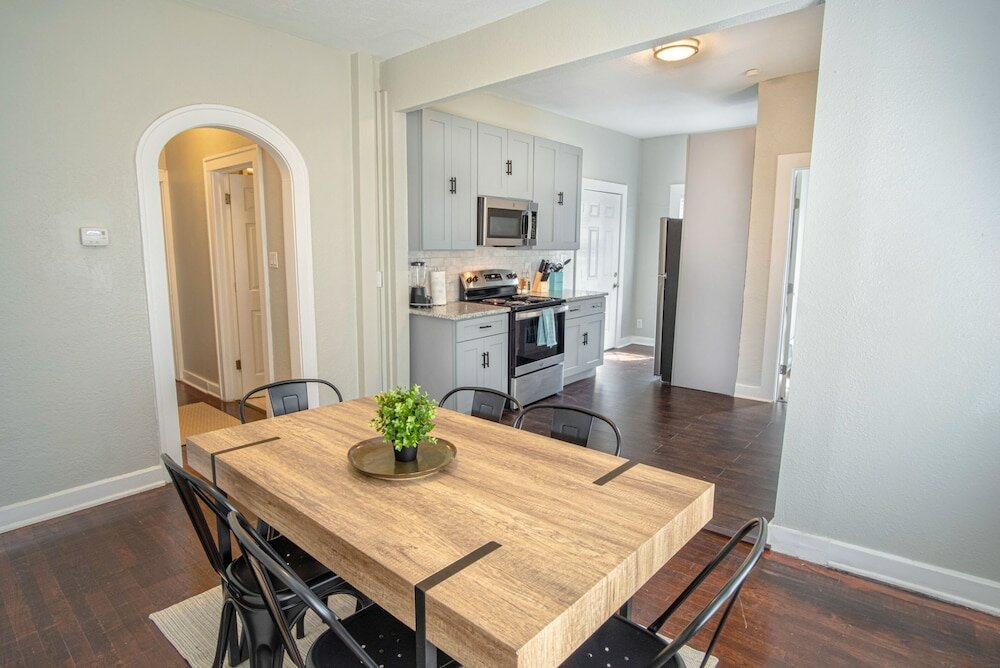 Фото Trendy 3 Br Prime Apt Near Downtown