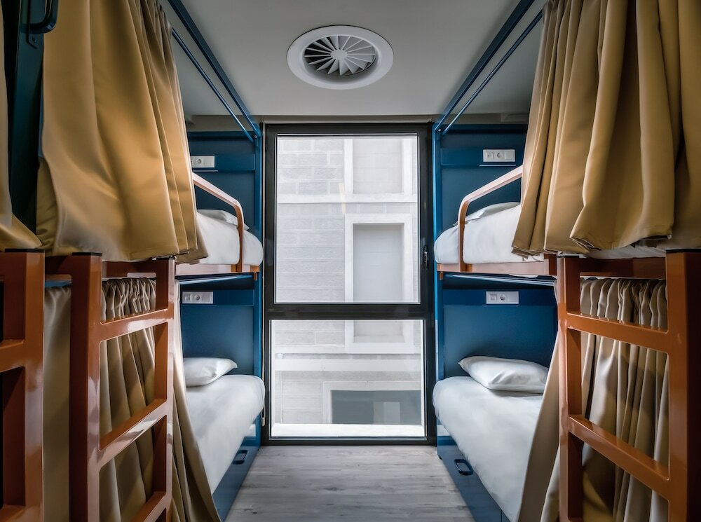 Фото Latroupe Poblenou Beach