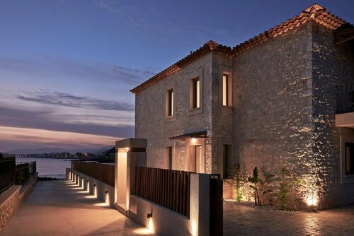 Гостиница Beachfront Alassa Villas With Private Pools