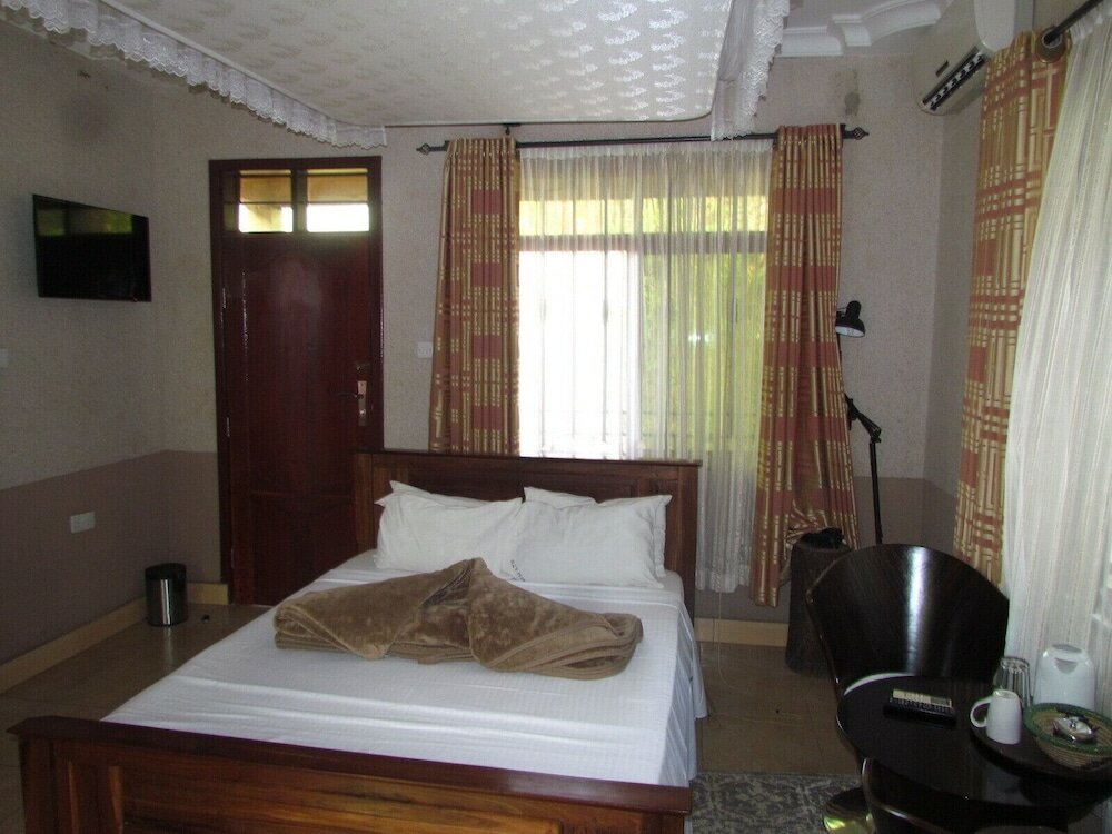 Фото Mikumi Resort Hotel