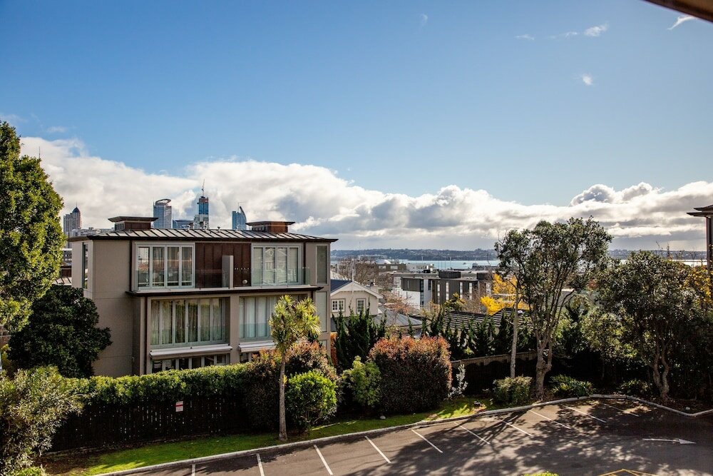 Фото Auckland Rose Park Hotel