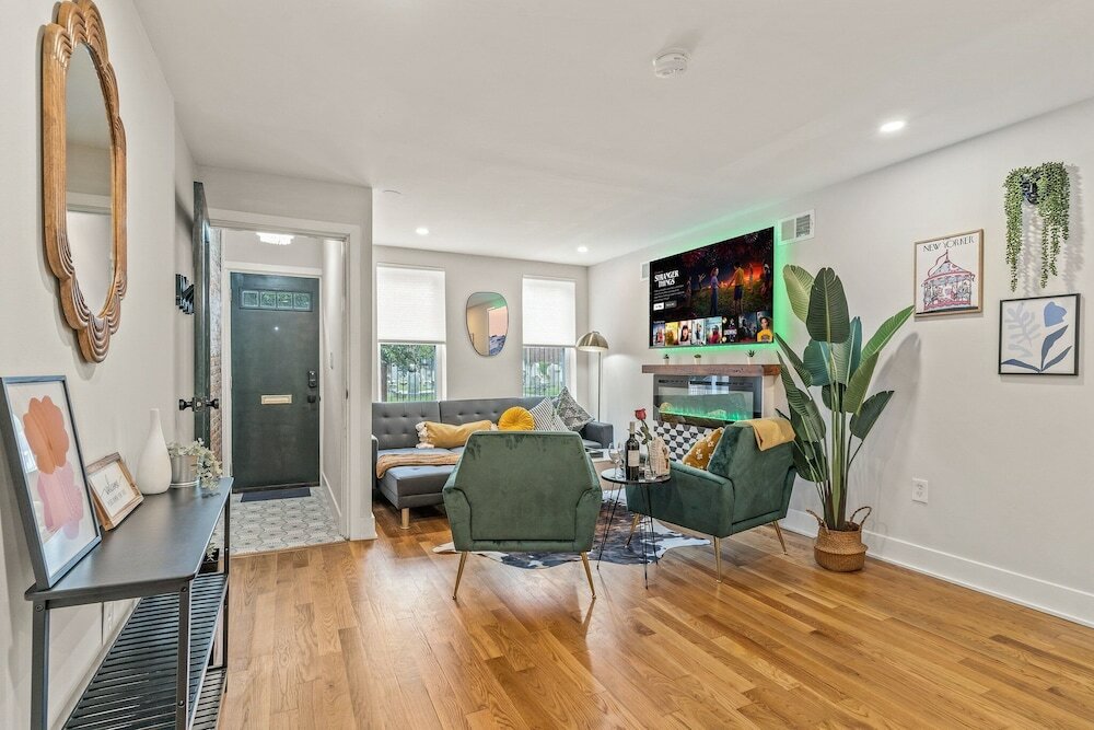 Фото Stylish 3-Bedroom Home in Philly