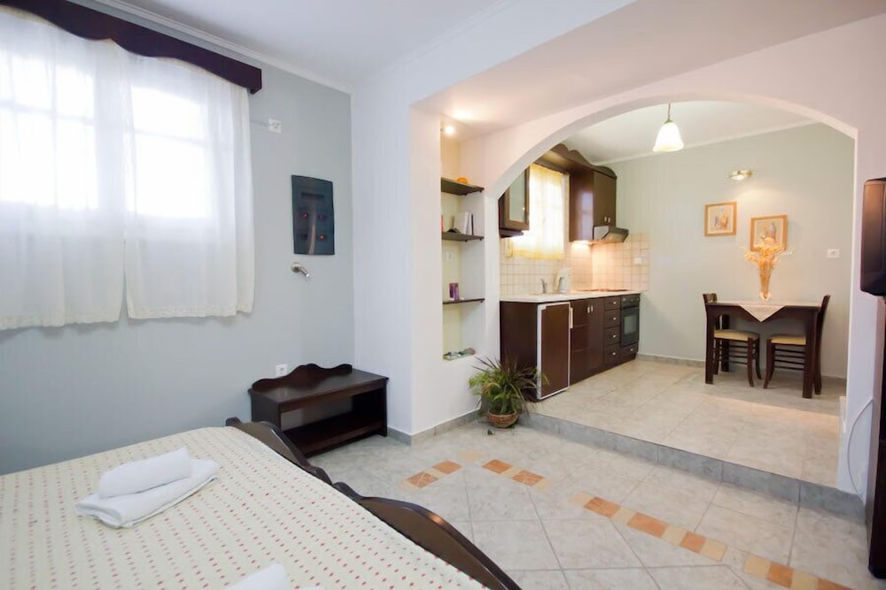 Фото Nikos Sea view apts Milos