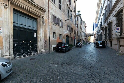 Апартаменты Chic and Style in Historical VIA Giulia в Риме