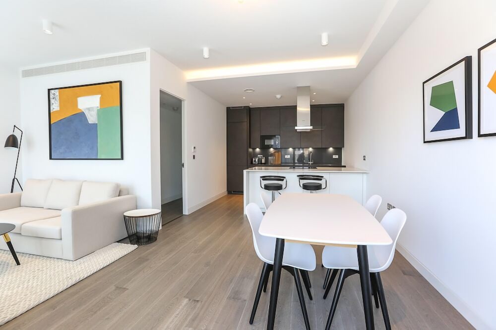 Фото King John Court Apartments