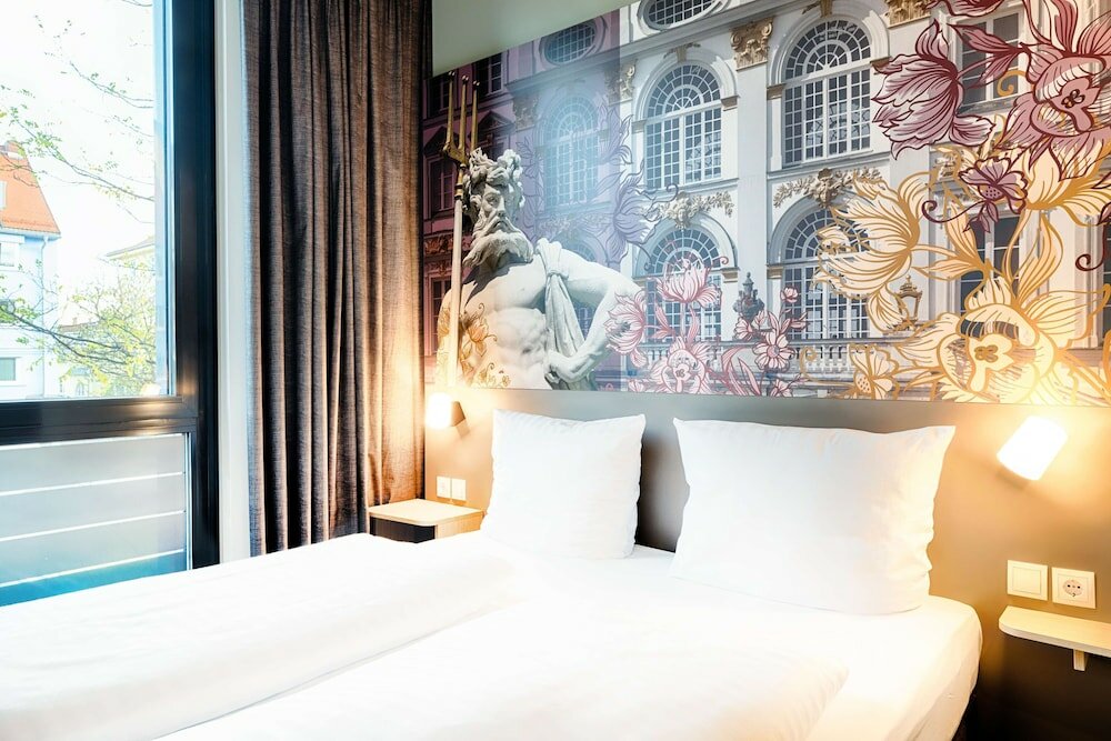 Фото B&b Hotel München-Moosach