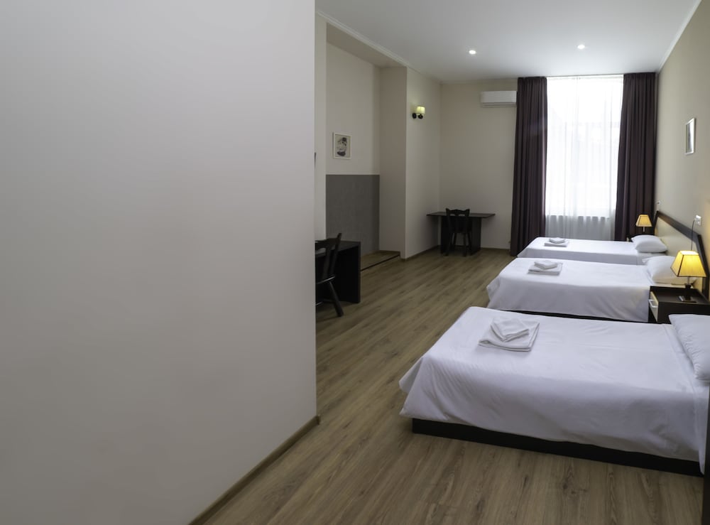 Фото 146405643499