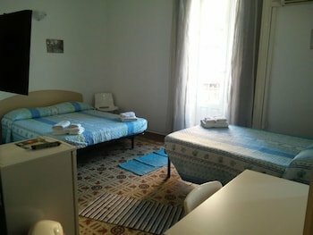 Гостиница A Due Passi BnB в Катании