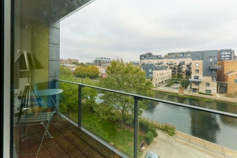 Апартаменты The Graham Park Hideout - Breathtaking 2bdr Flat With Balcony в Лондоне