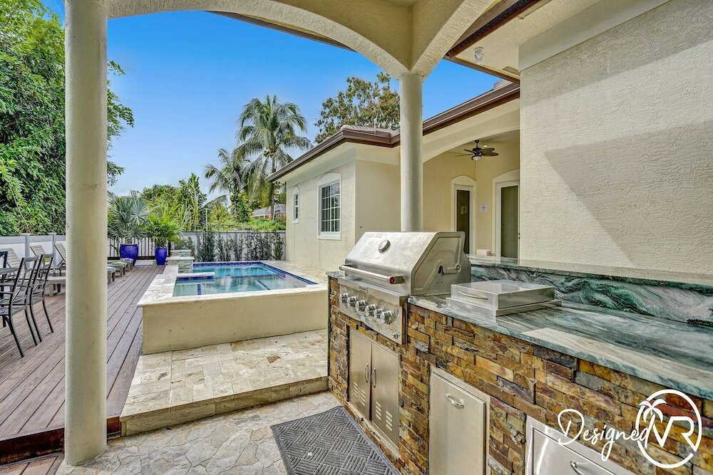 Фото Casa Nobu Modern 6br w Pool & Gameroom