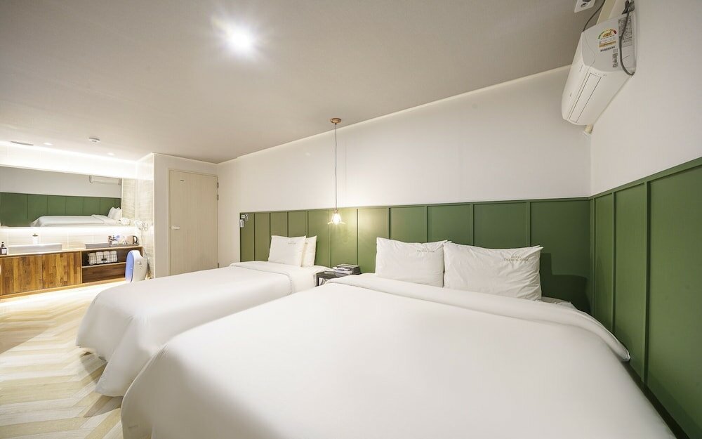 Фото 25 Hours Hotel