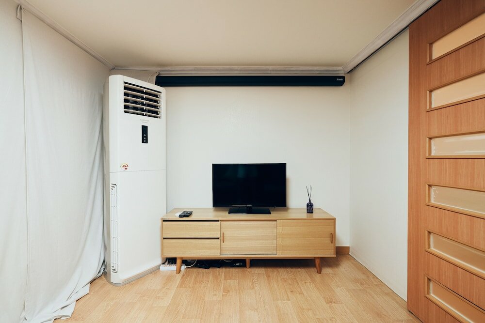 Фото Myeongdong Station 2Min House