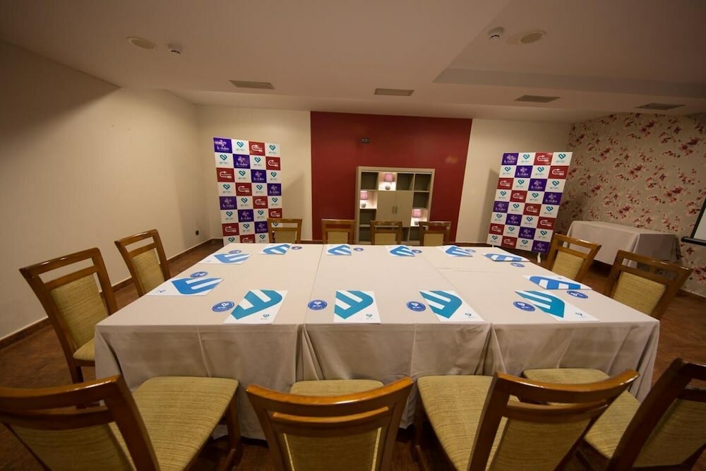 Фото Hotel Aroi Bierzo Plaza