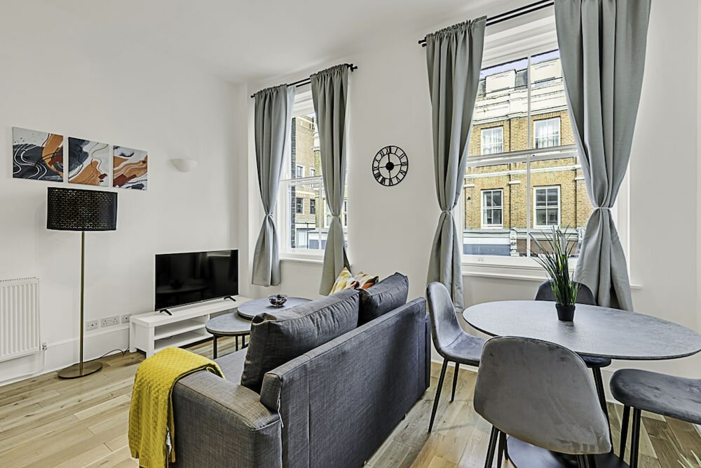 Фото Contemporary Oasis in Paddington II