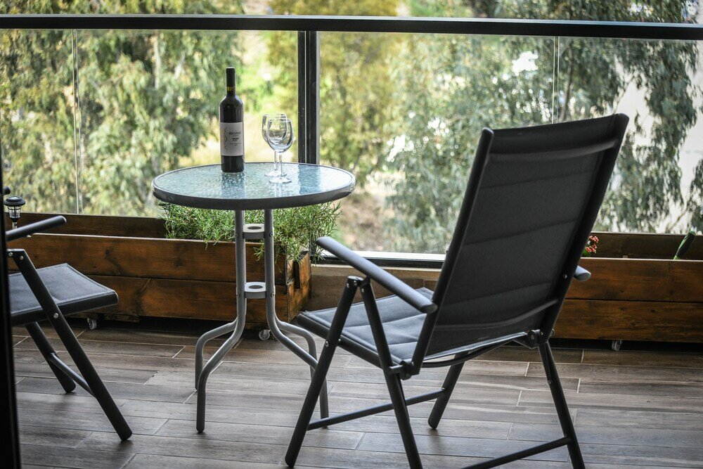 Фото Cozy Nest Apartment with balcony