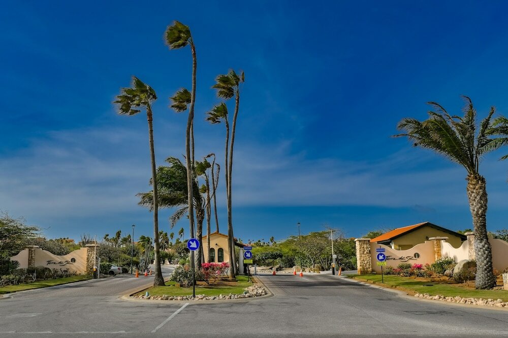 Фото Newly Remodeled 5-bedroom 5-bath in Tierra del Sol!