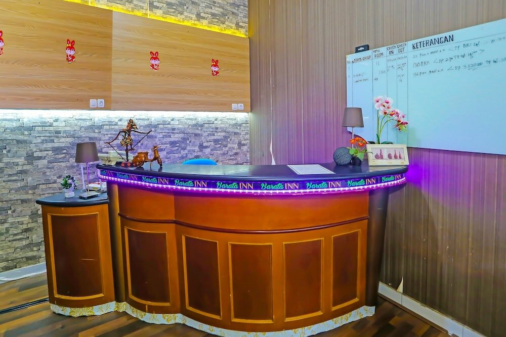 Фото Oyo 92306 Barata Hotel