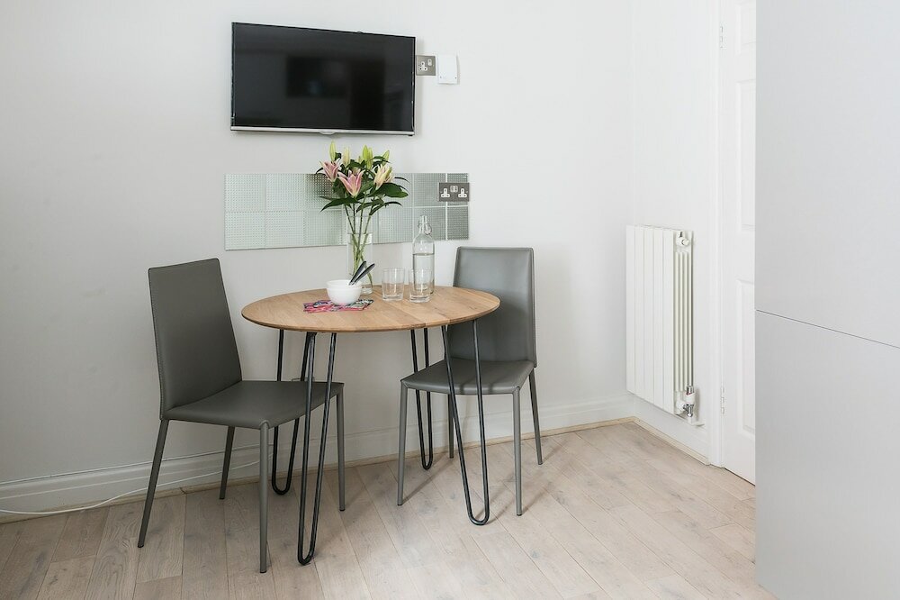 Фото Ultra luxurious London home for 5-7