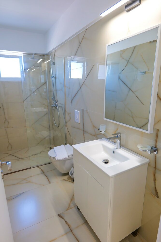 Фото 3 Island Hotel