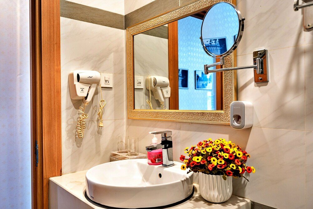 Фото Hanz Luna Hotel