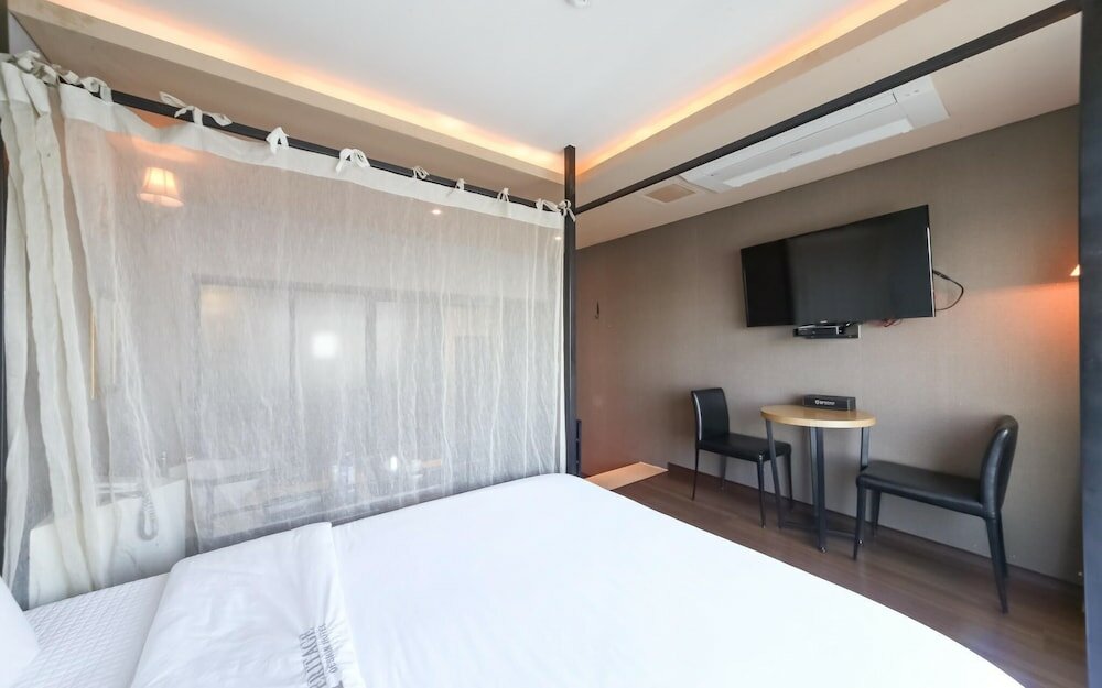 Фото Busan Myeongji Heritage Design Hotel