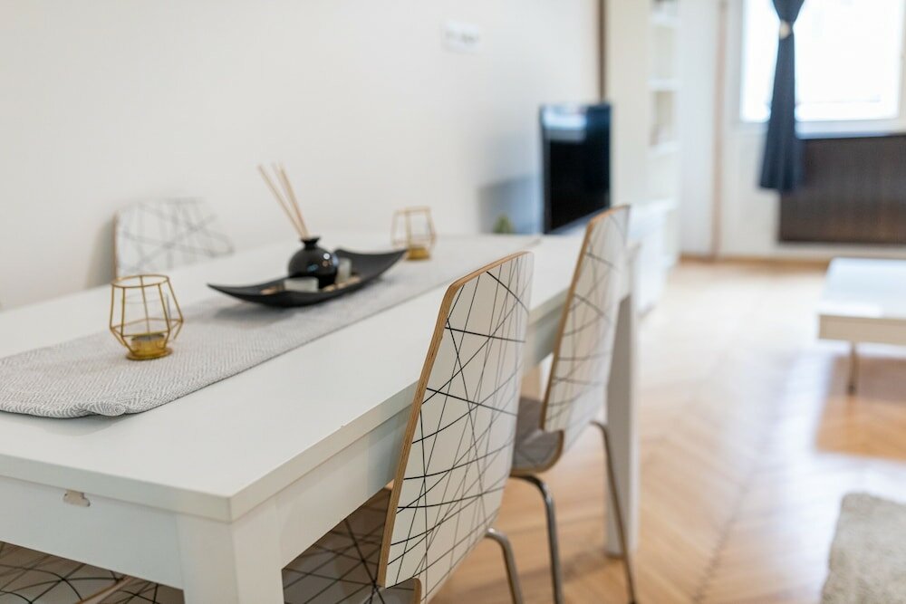 Фото Lie On Me Lazy Simon