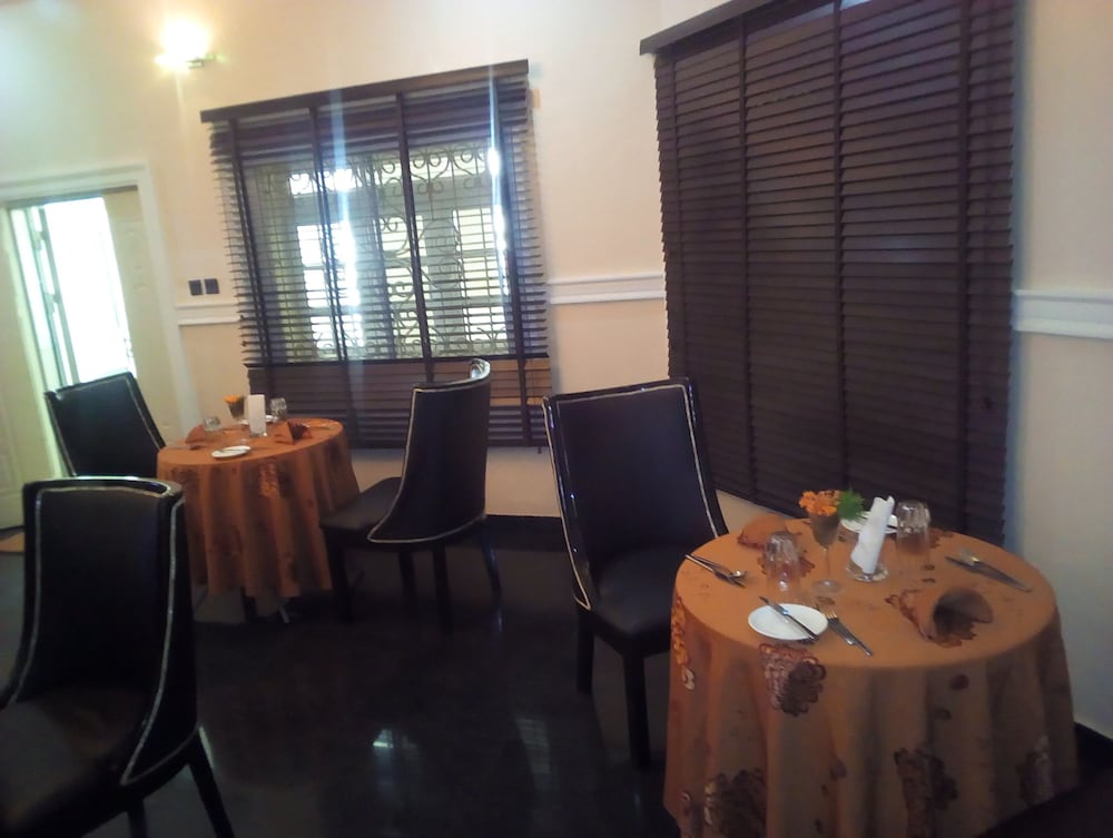 Фото Edmudian Court Luxury Apartments