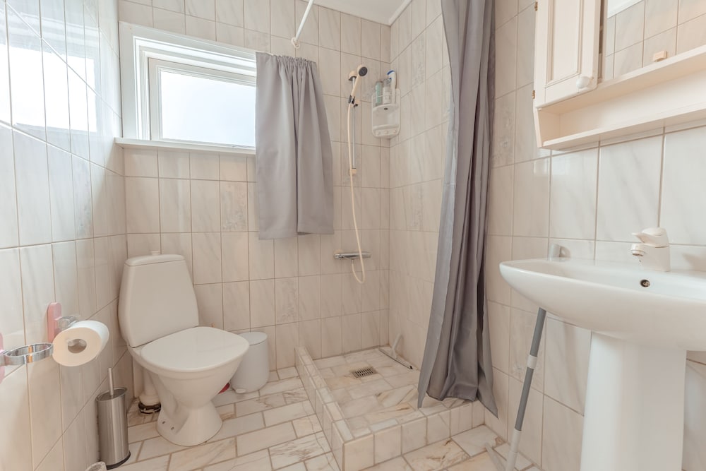 Фото Spacious 6 Bedroom Home In The Heart Of Tórshavn