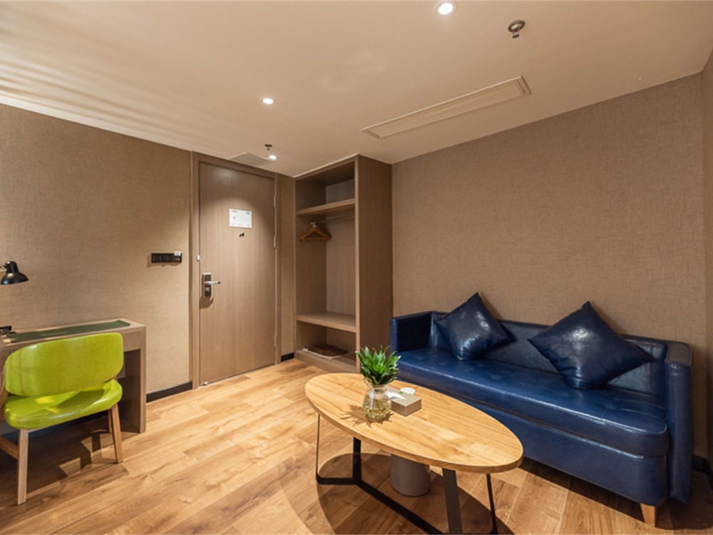 Фото Ibis Styles Fuzhou Wuyi Square Hotel