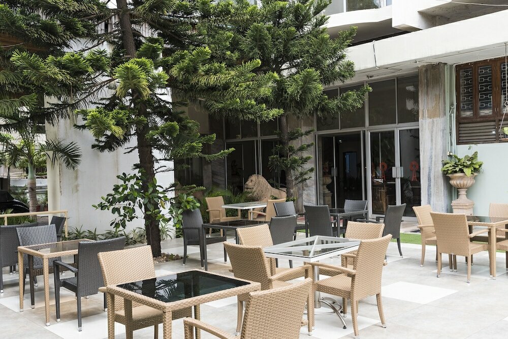 Фото Hotel Woodlands