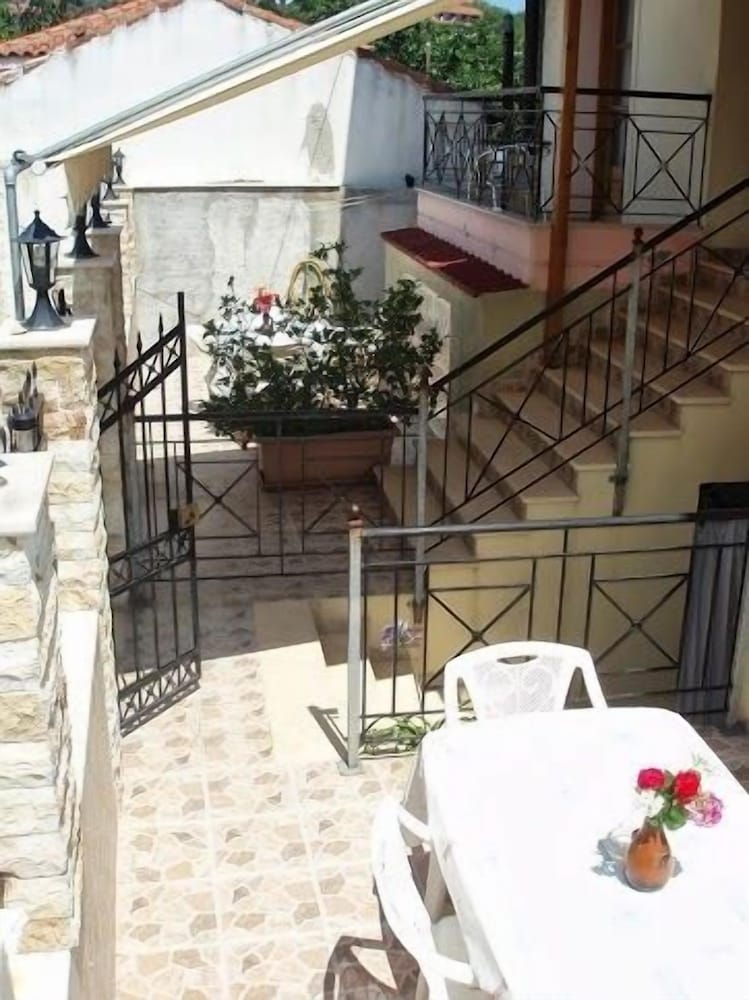 Фото Hellen Studios