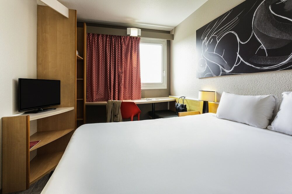 Фото Ibis Bordeaux Pessac Route des Vins Hotel