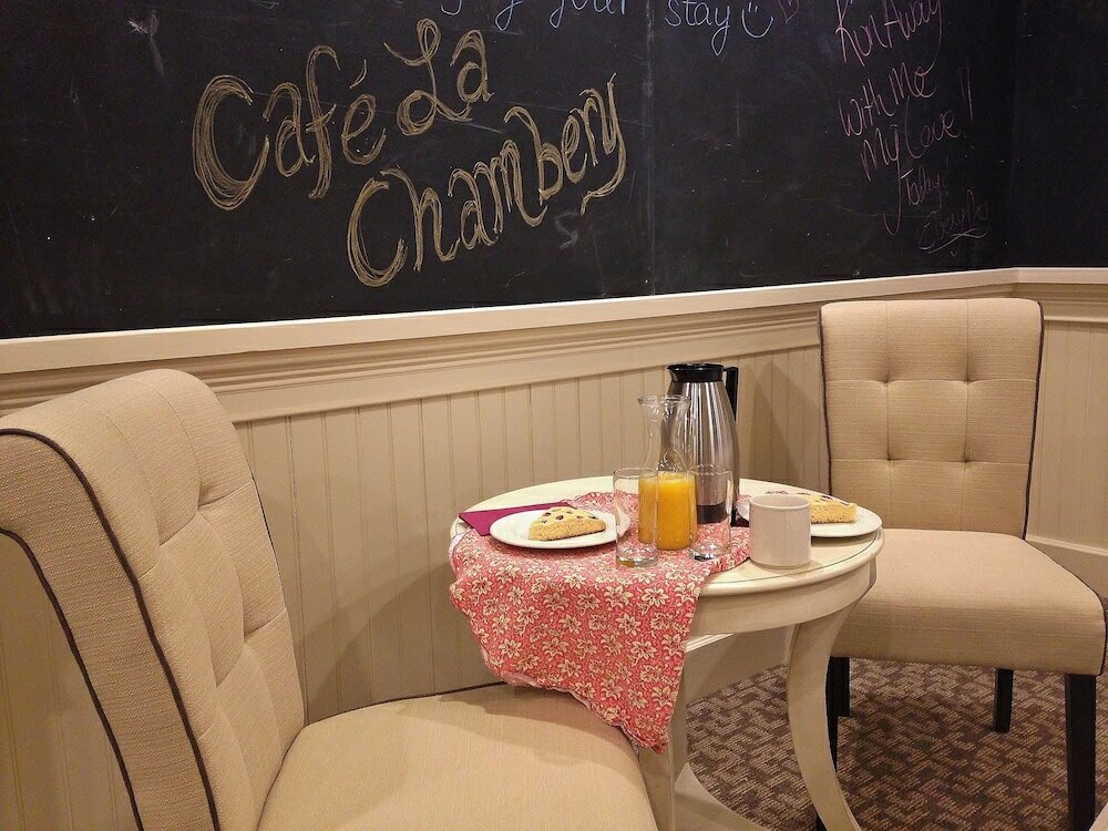 Фото Chambery Inn