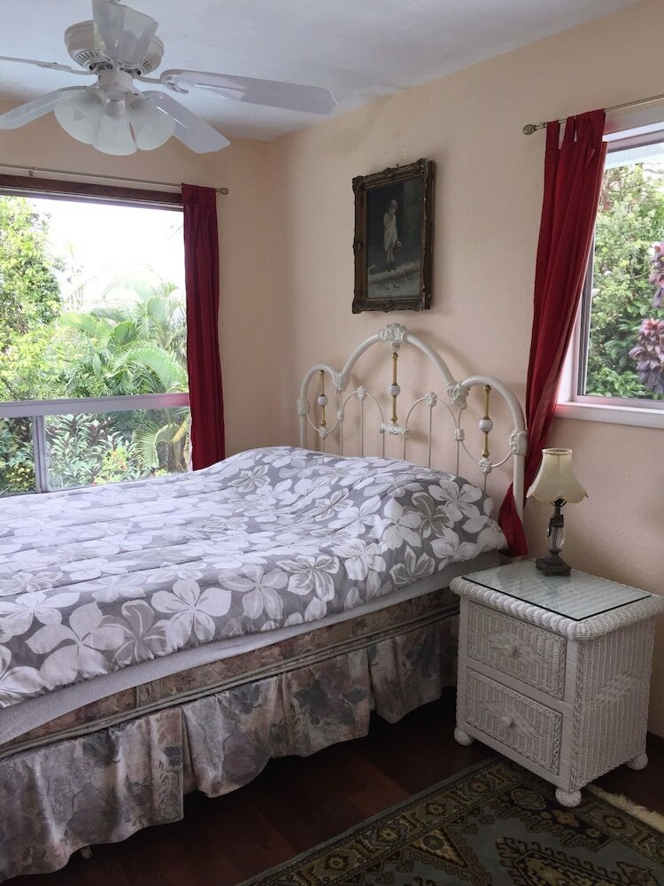 Фото Lava Tree Tropic Inn