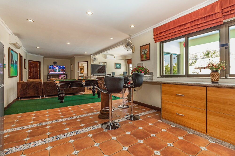 Фото Viewbor Villa - Pattaya Holiday House Walking Street