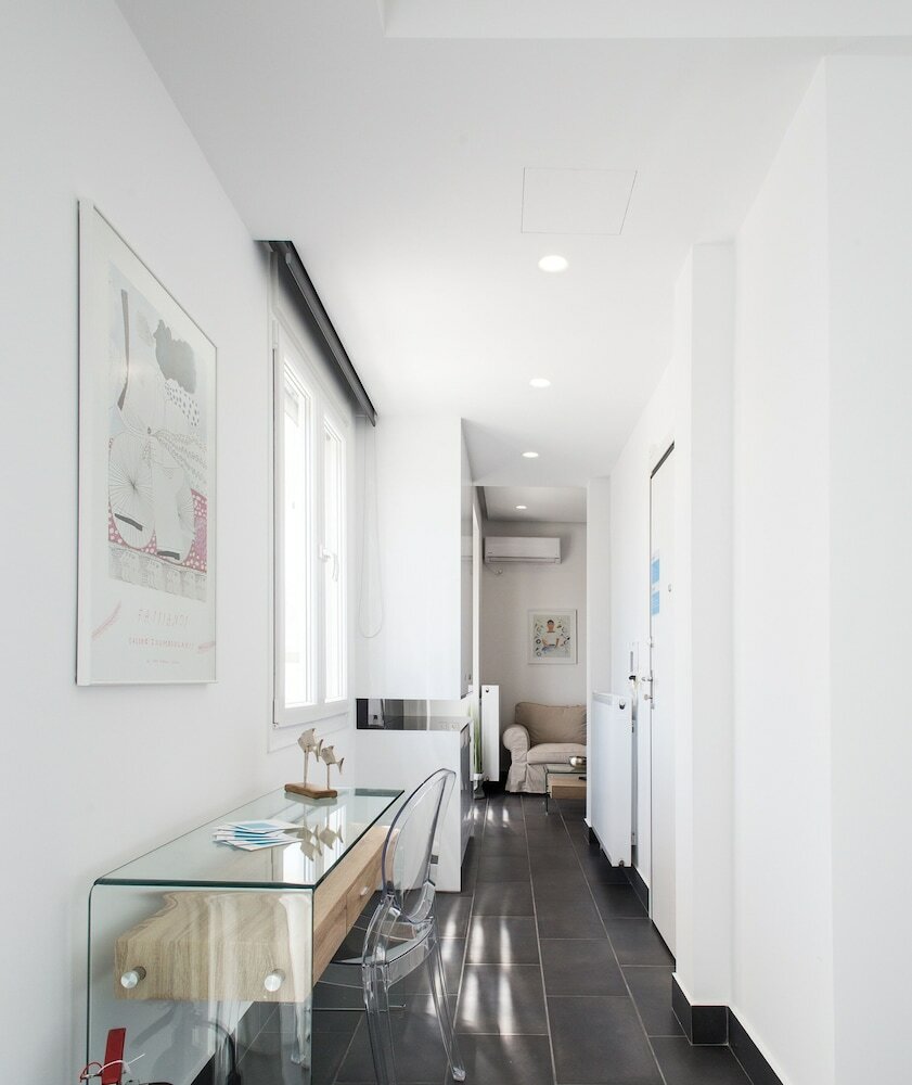 Фото 37.5m² homm Penthouse in Athens with 43m² Terrace