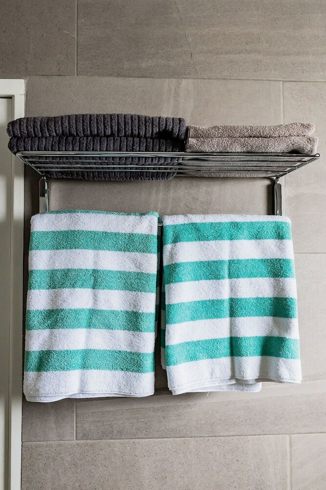 Фото The Palm Leaf Apartments