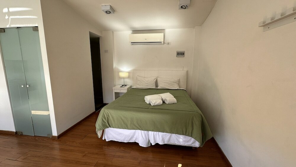 Фото Bens Downtown Apartments