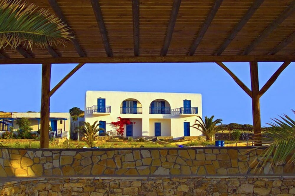 Фото Finikas Hotel