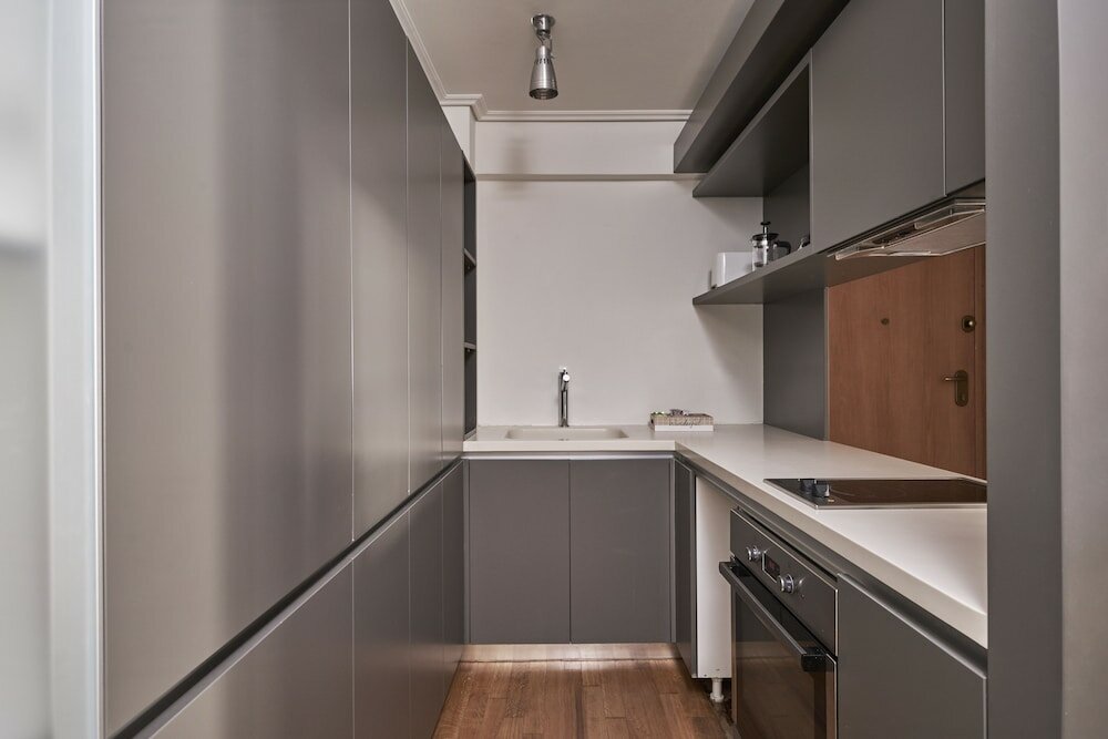 Фото Contemporary Comfy Apt