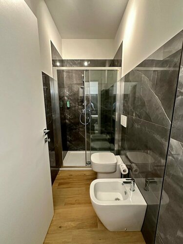 Гостиница Hh Hermoso Housing Asti в Асти