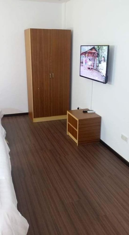 Фото The Garden Inn