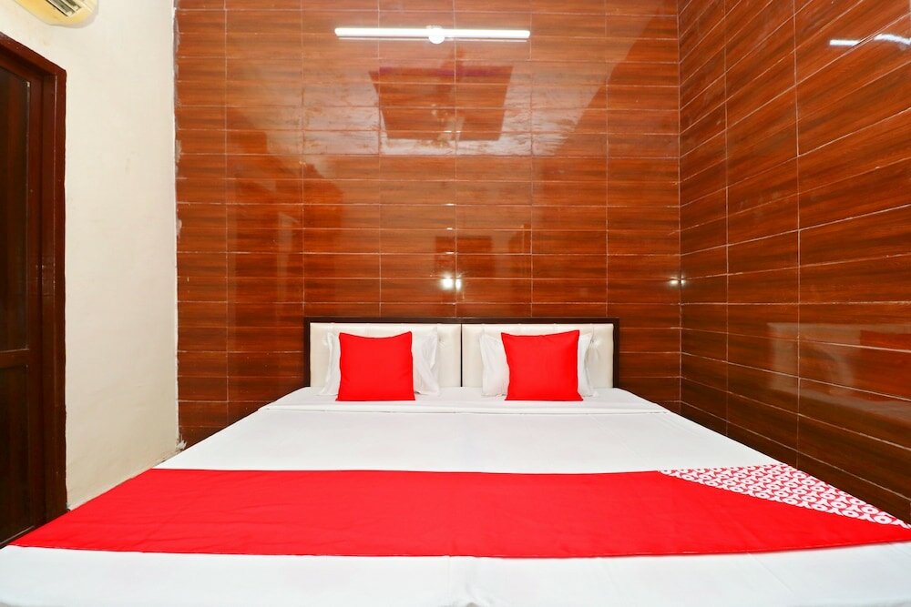 Фото Oyo 37097 Raj Apartments