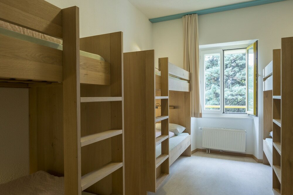 Фото Youth Hostel Montreux