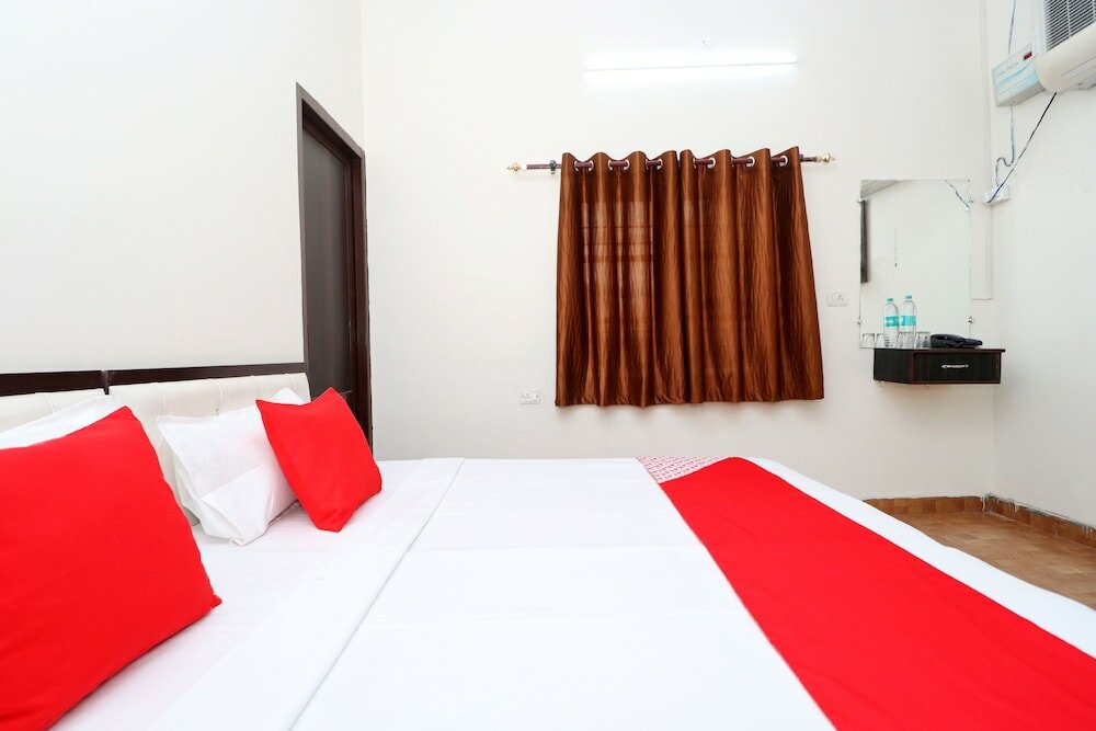 Фото Oyo 37097 Raj Apartments