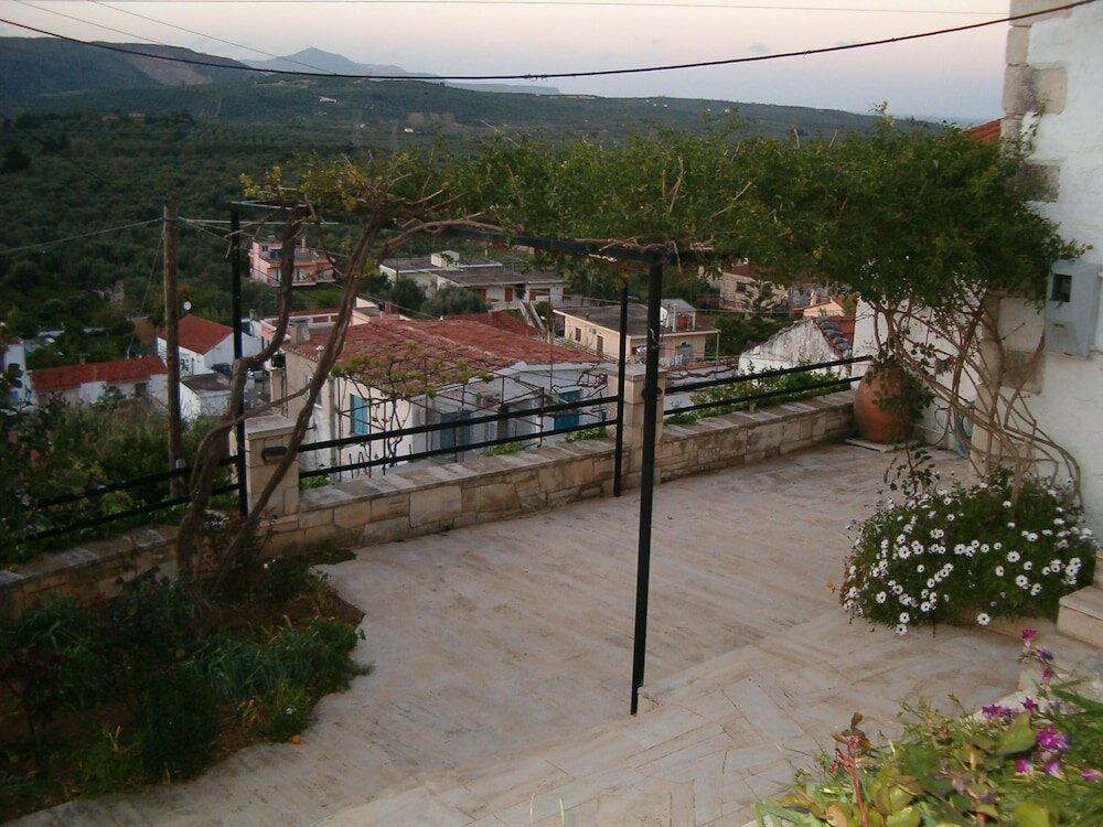 Фото Fenareti Village House