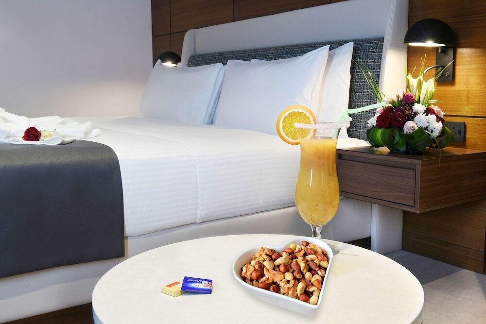 Фото Golden Tulip Riyadh