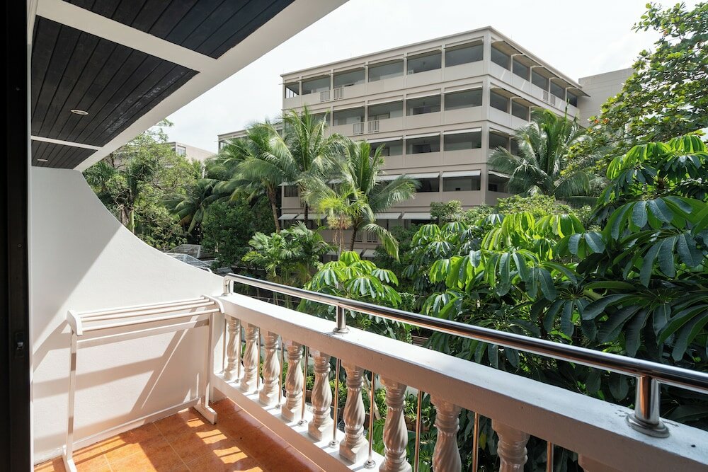 Фото Patong Central Residence & Apartment