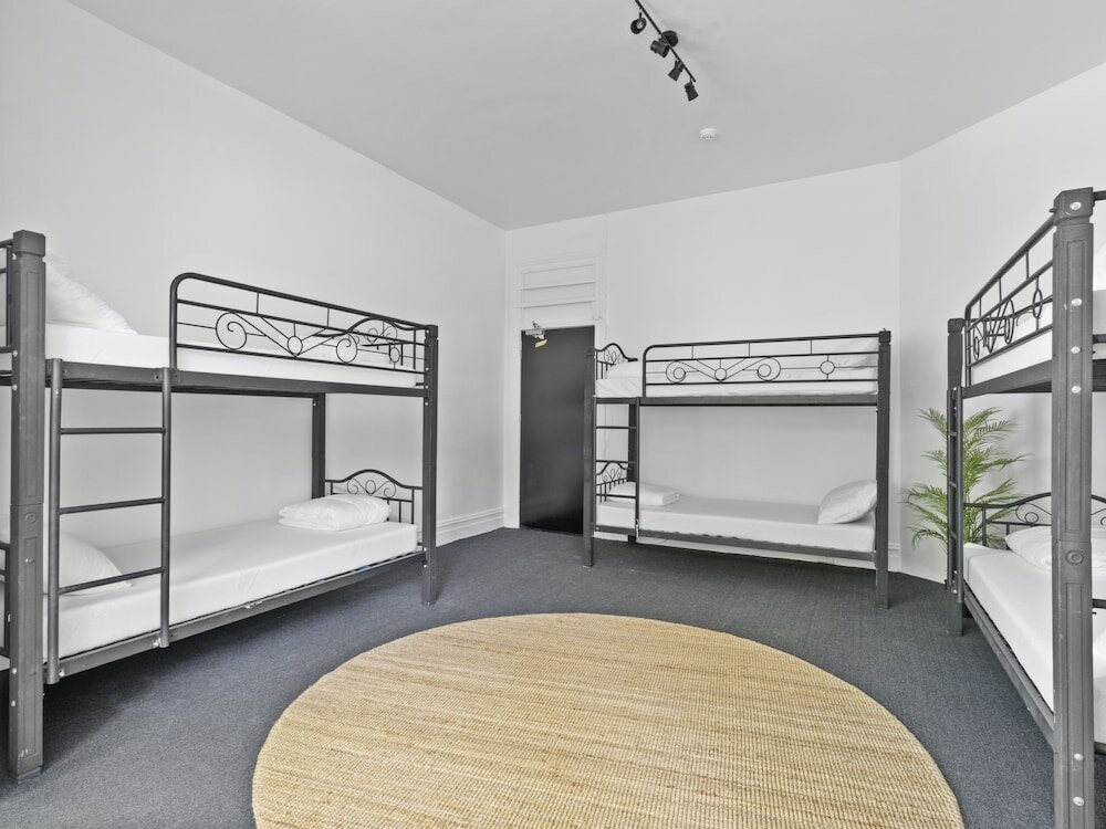 Фото Venus Potts Point - Hostel - Women only